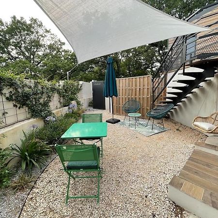 Bulle de détente avec jacuzzi Saint-Martin-de-Londres Esterno foto